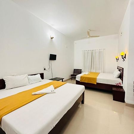 Pkn Homestay Kumily Thekkady Esterno foto
