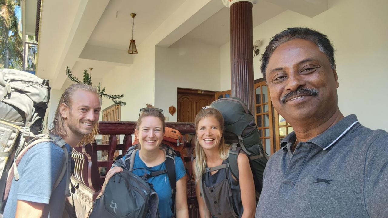 Pkn Homestay Kumily Thekkady Esterno foto