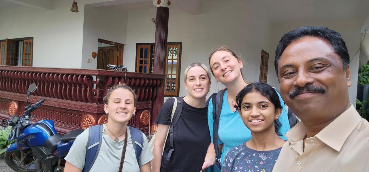 Pkn Homestay Kumily Thekkady Esterno foto
